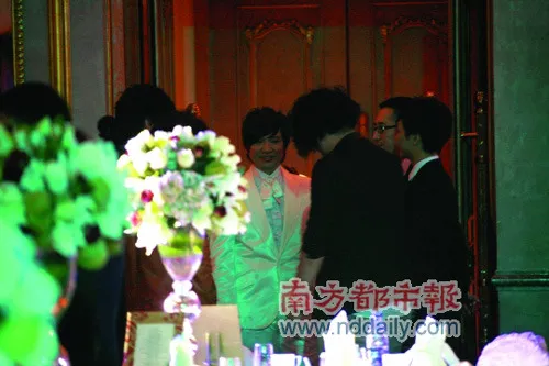 叶世荣与模特女友完婚新娘年轻22岁身高179厘米（3）