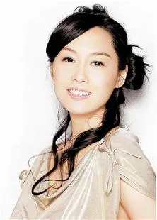 黄贯中陪朱茵频繁看妇科 女友小腹隆起被疑怀孕