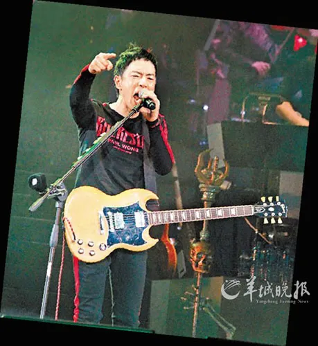 黄贯中怒斥狗仔:你心肠狠毒，咒我妻儿我忍无可忍