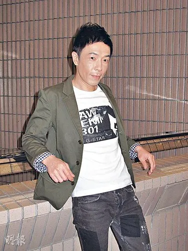 黄贯中待朱茵产后百日办婚礼 嘴严拒透露孩子性别
