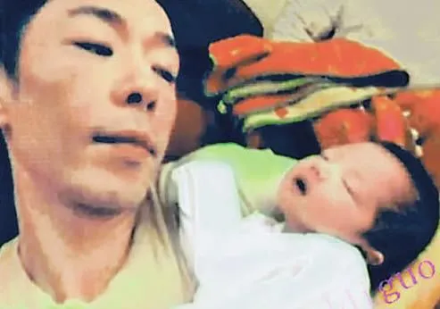 黄贯中晒爱女睡照 自夸女儿像自己朱茵说不好