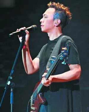 黄贯中暗示家驹赔偿金被挥霍 黄家强否认