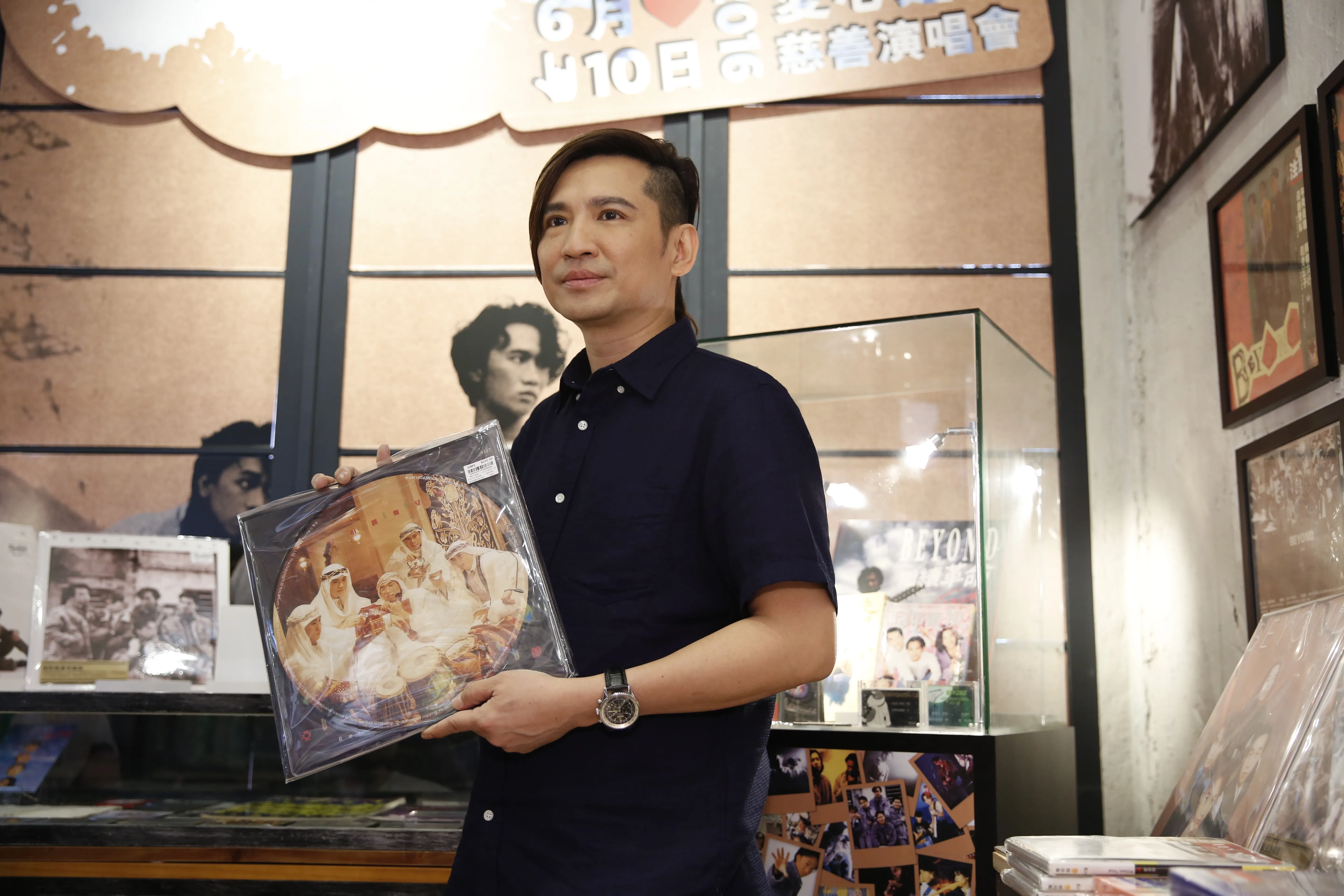 Beyond珍藏品公開 葉世榮睹物思人誓搞三子演唱會