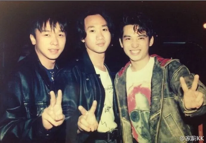 為了紀念家駒54歲生忌，葉世榮（右）出任發起人，舉辦一場《家駒….愛心延續慈善演唱會 2016 》。（微博圖片）