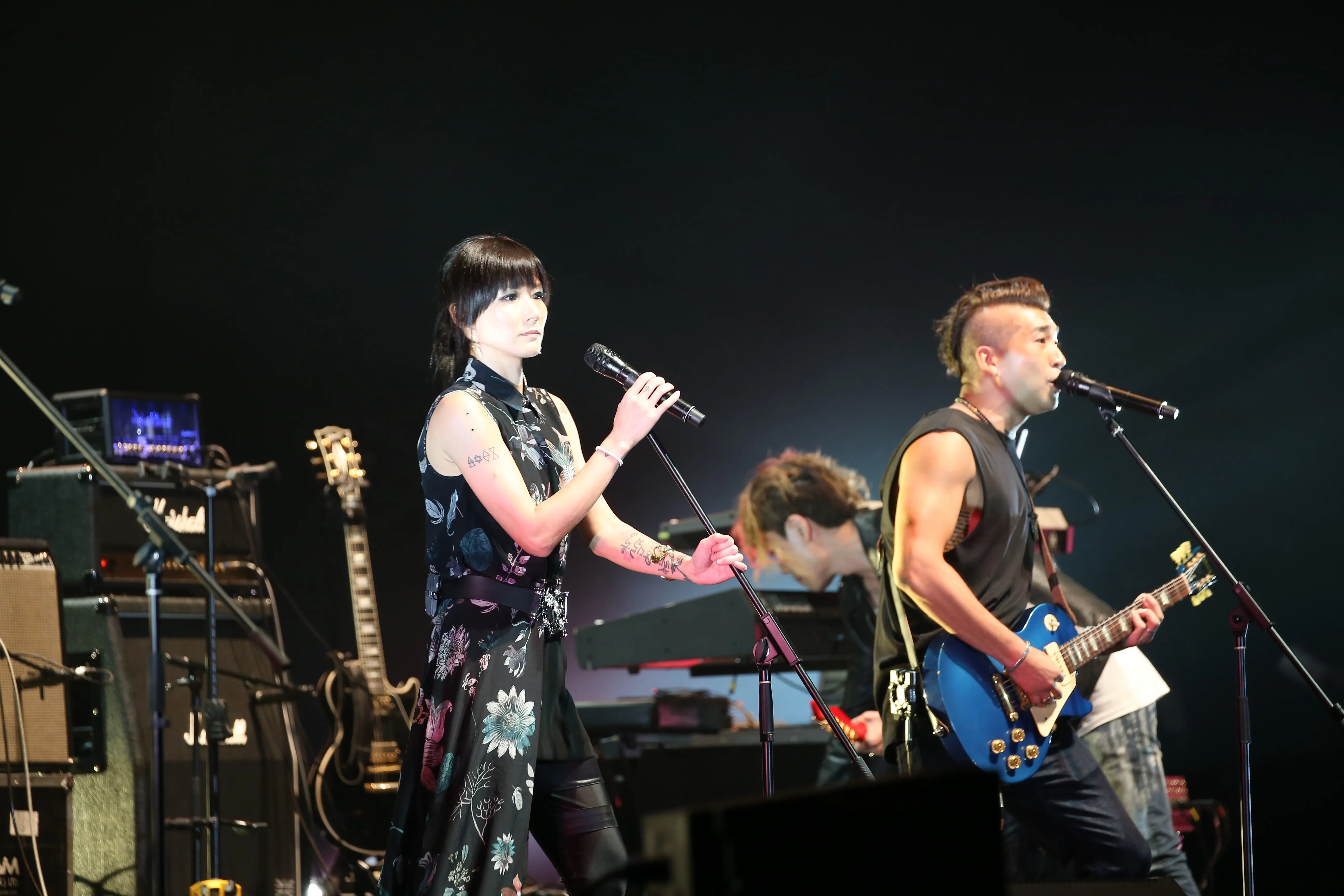 盧巧音和Kolor大唱三首作品，包括《係要聽rock n’ roll》、《無盡空虛》及《無淚的遺憾》。（黃國立攝）