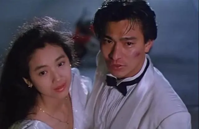 1990年上映的《天若有情》由劉德華、吳倩蓮主演，多個經典場面深入觀眾心。（《天若有情》劇照）