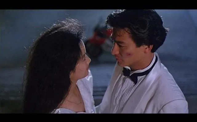 1990年上映的《天若有情》由劉德華、吳倩蓮主演，多個經典場面深入觀眾心。（《天若有情》劇照）