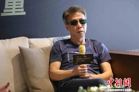 “御用填词人”刘卓辉 ：Beyond的歌给人共鸣与力量