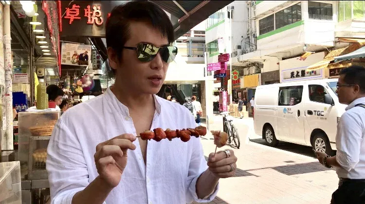 與歌迷「掃街」｜蔡興麟填詞悼念家駒
