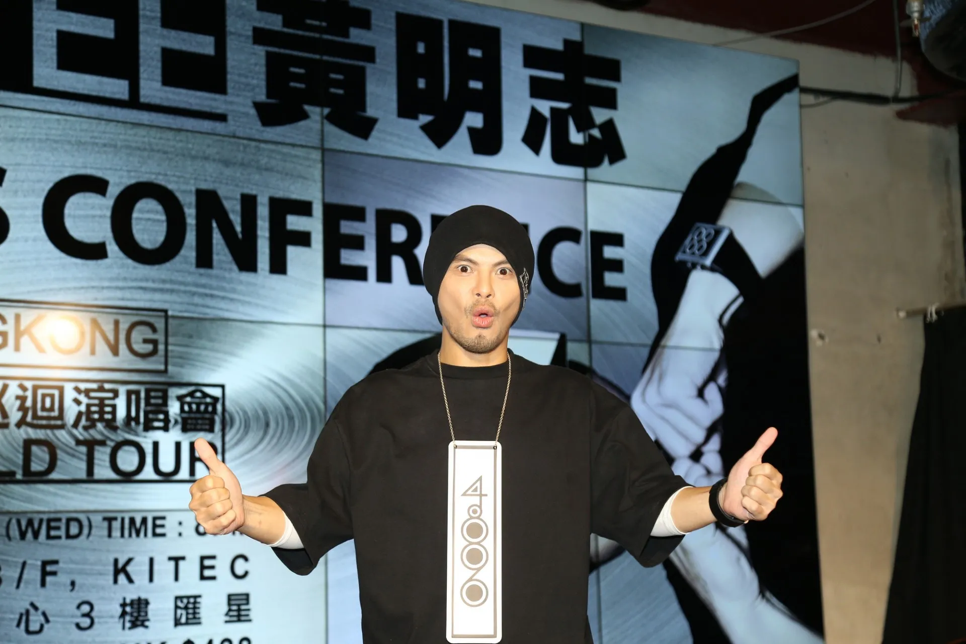 明志笑言自己歌迷中大部份都是男粉絲，所以他會在演唱會上大唱《學廣東話》這類「粗口歌」！（黃國立攝）