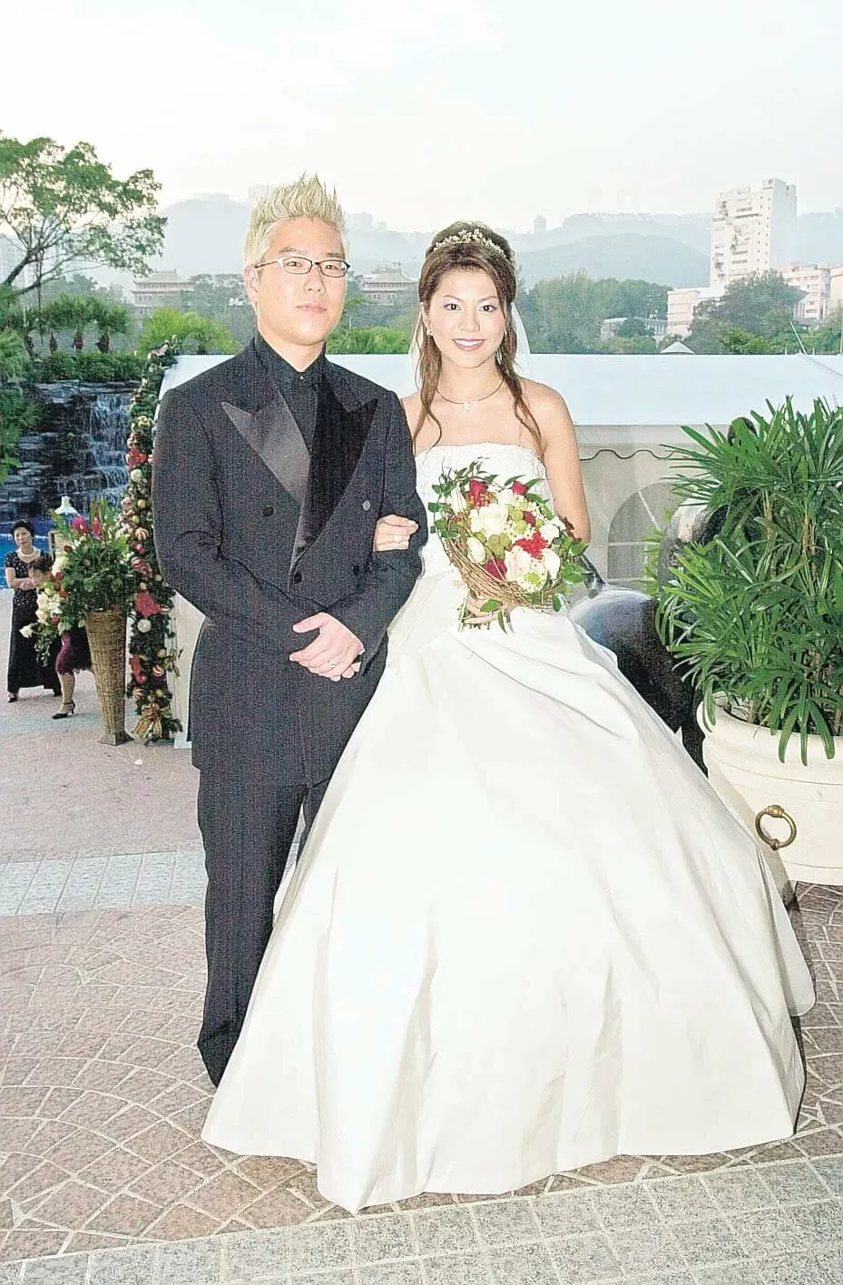林曉峰和康子妮2002年結婚
