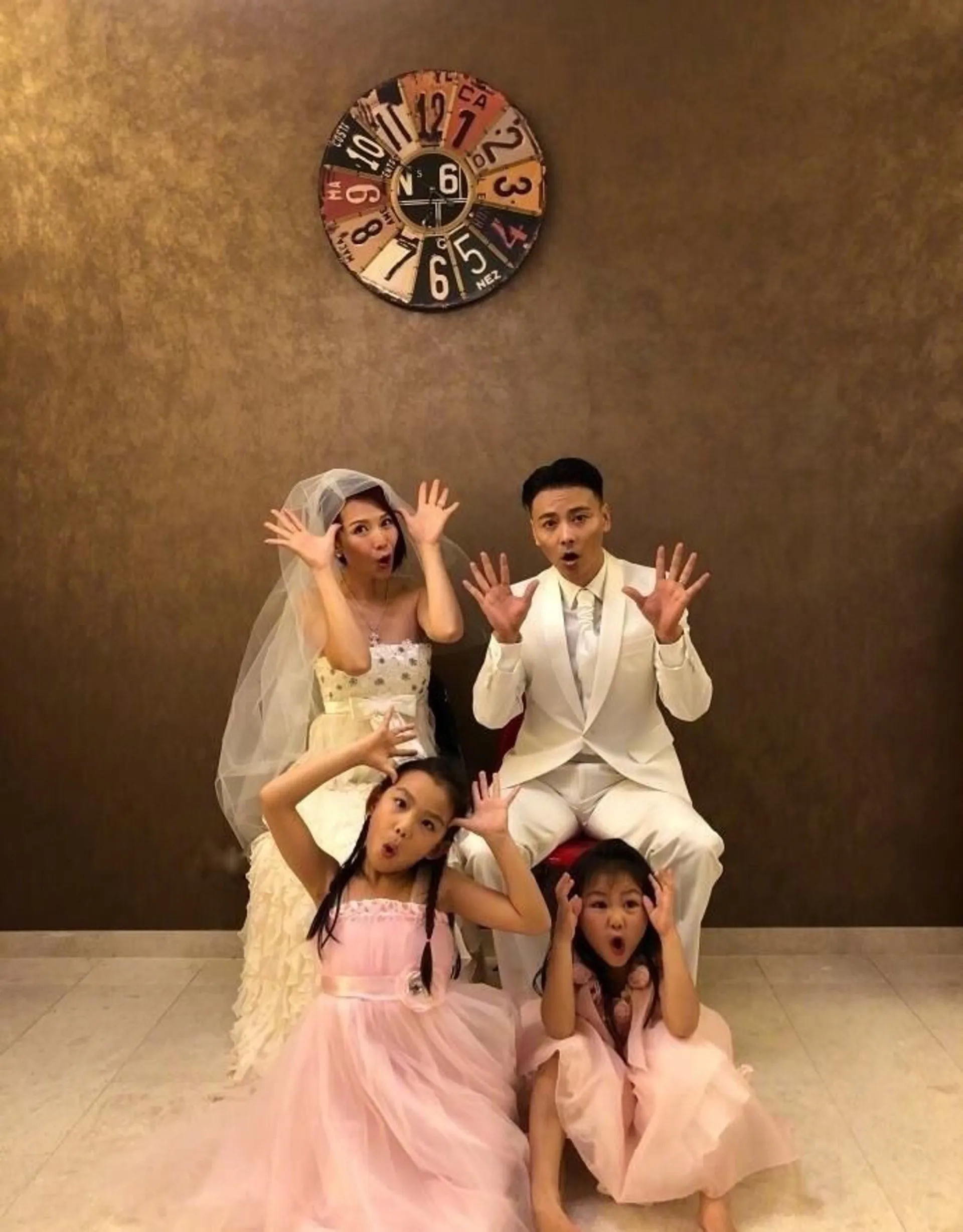 張晉、蔡少芬兩個女兒：湯圓、包子（蔡少芬微博圖片