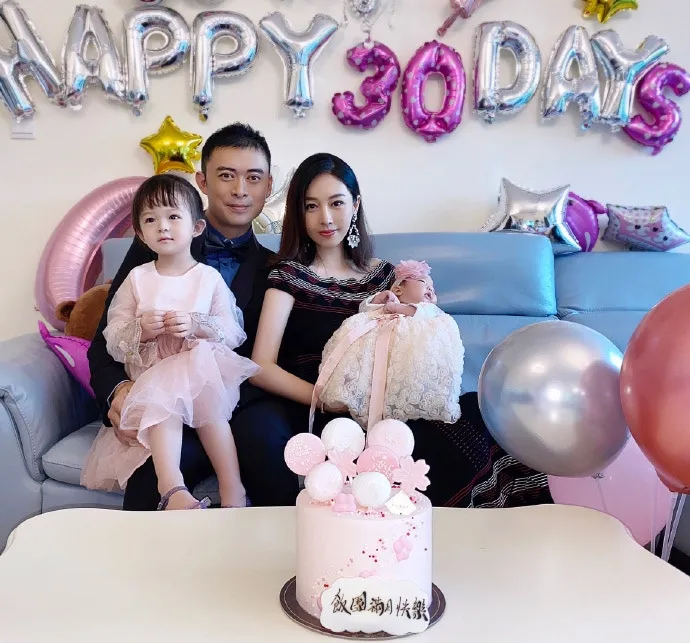 樊少皇、賈曉晨兩個女兒：小飯兜、小飯團（賈曉晨微博圖片）