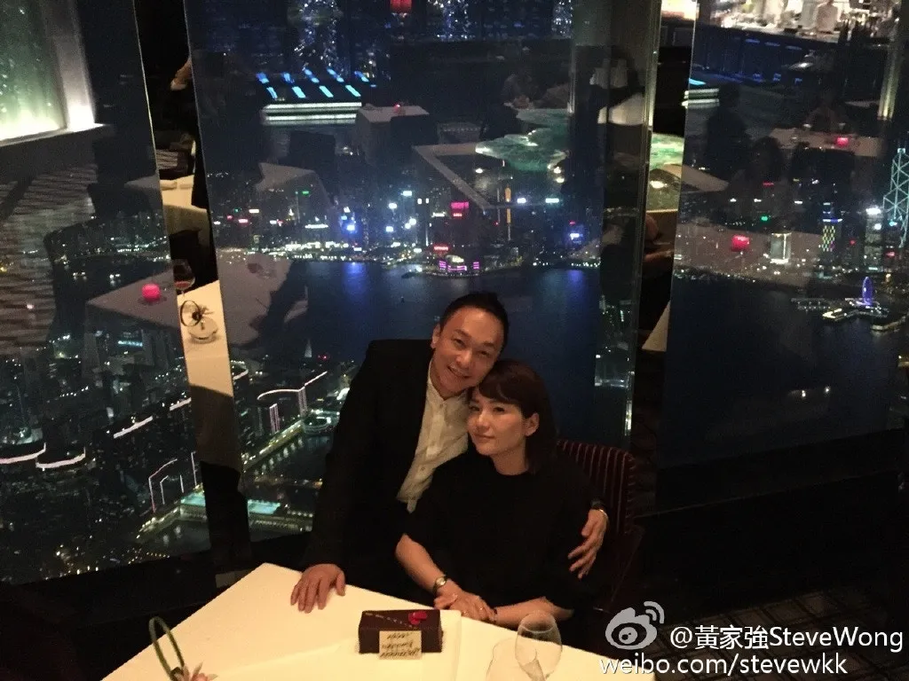 黃家強與日藉老婆婚後育有二子。（微博圖片）