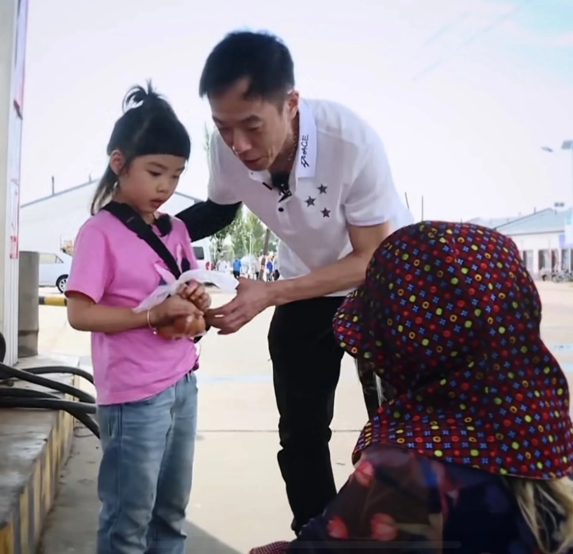 Paul與囡囡一齊演出真人騷。(節目截圖)