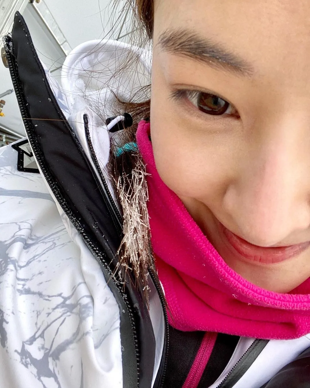 滑雪。（IG@missjni）