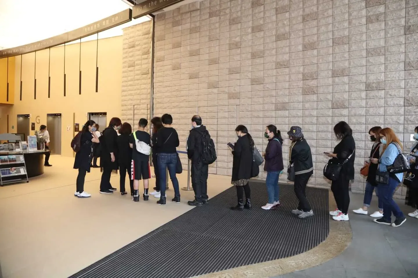 唐奕聰安息禮｜太極五子扶靈心情未平伏 樂隊演唱會預留Gary位置