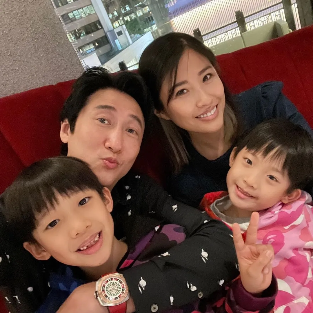 周家蔚洪天明育有兩子。（IG：@janetchowkawai）