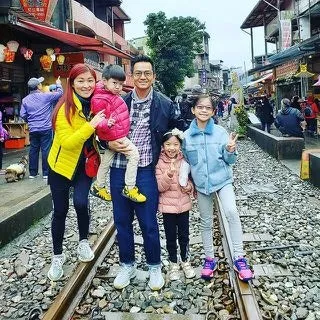 陳豪兒子讀新加坡國際 郭可盈徐淑敏女兒是校友 朱茵女兒讀呢間