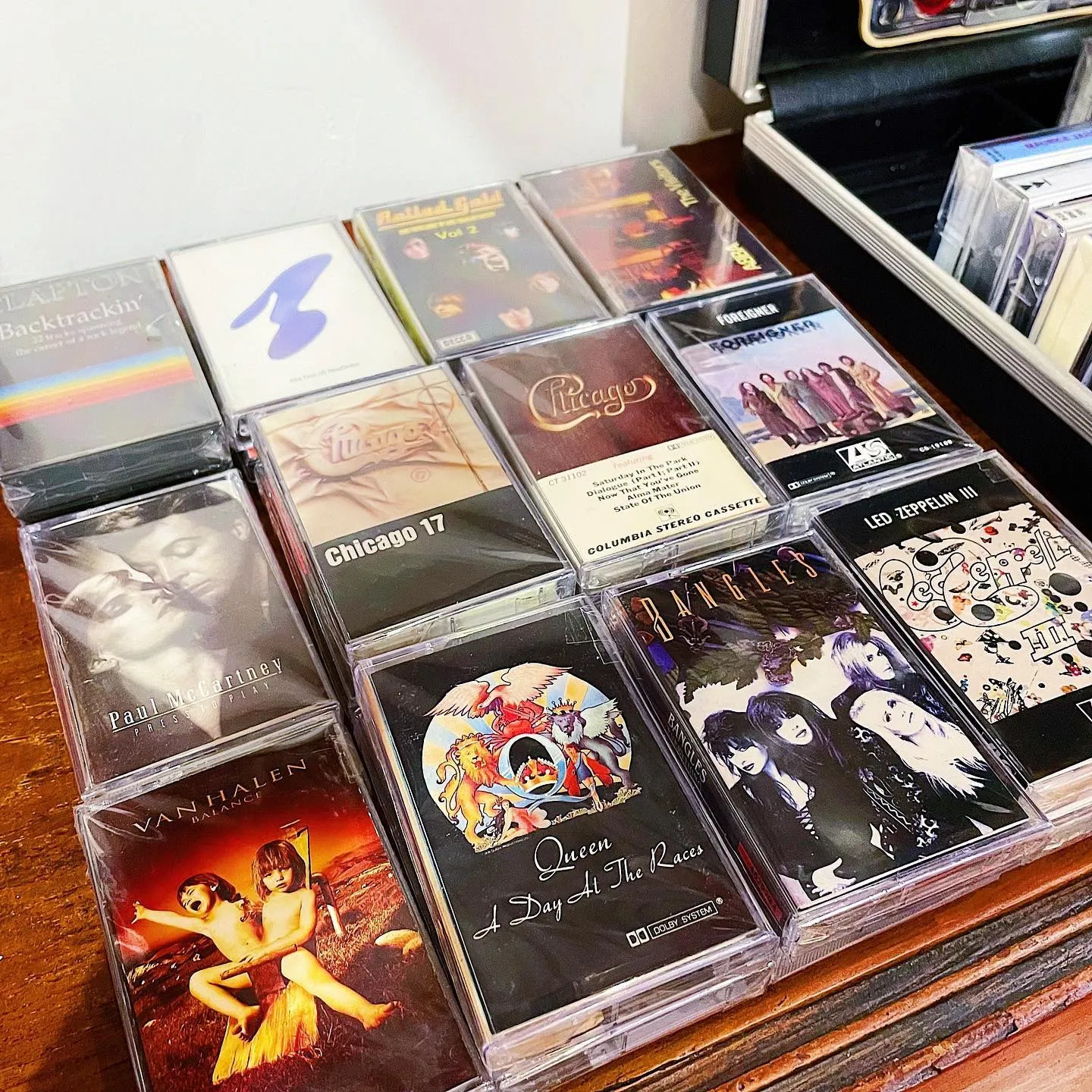 由卡式帶廠牌Findme Records，為大家展示一系列70s至80s搖滾樂團Cassette。（文化屋雑貨店）