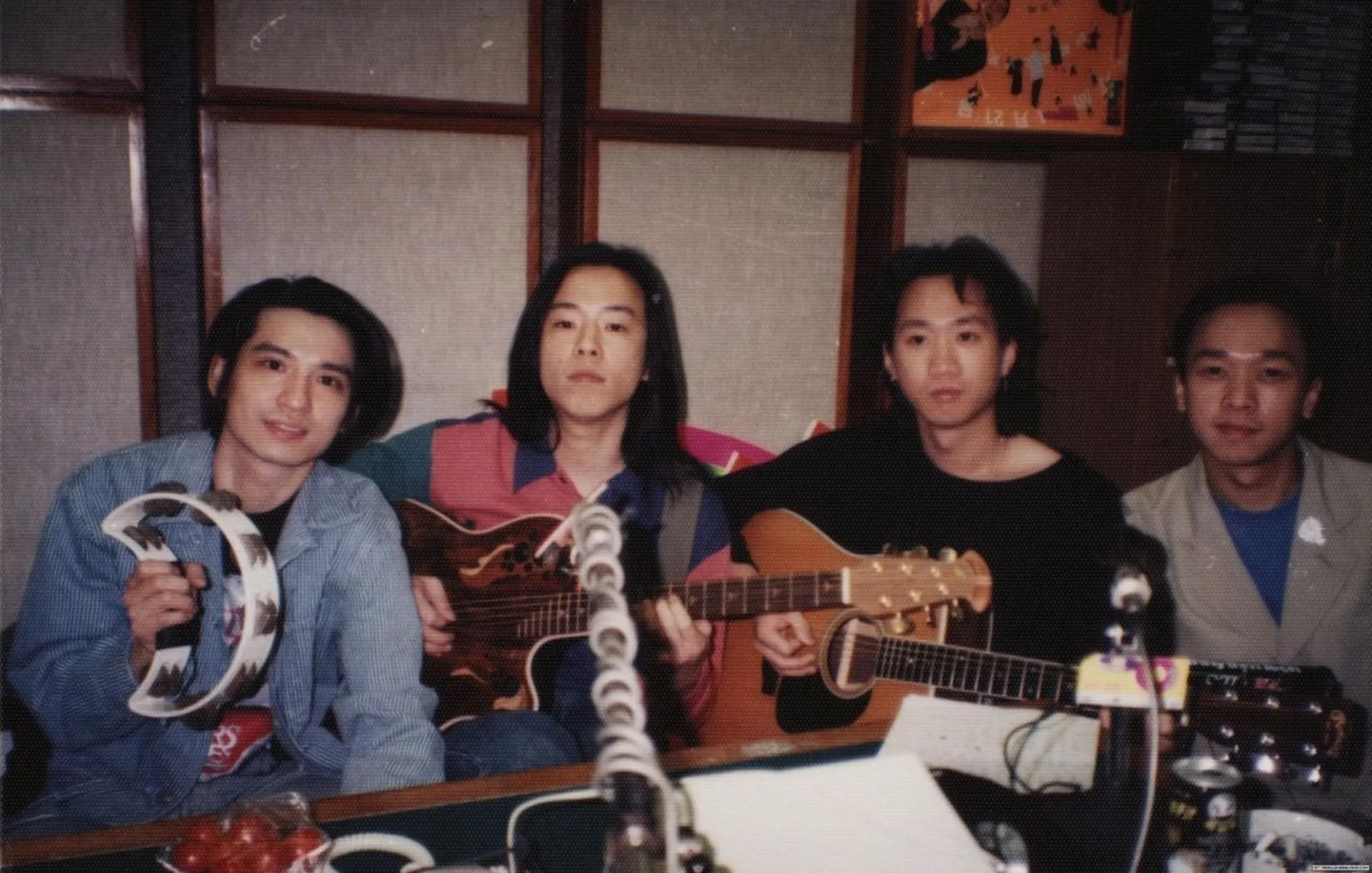 1985年前後，黃家駒與Beyond經常在band房練習，更不時被鄰居投訴，但最後卻在那裡創作了很多成名曲。 (網絡圖片)
