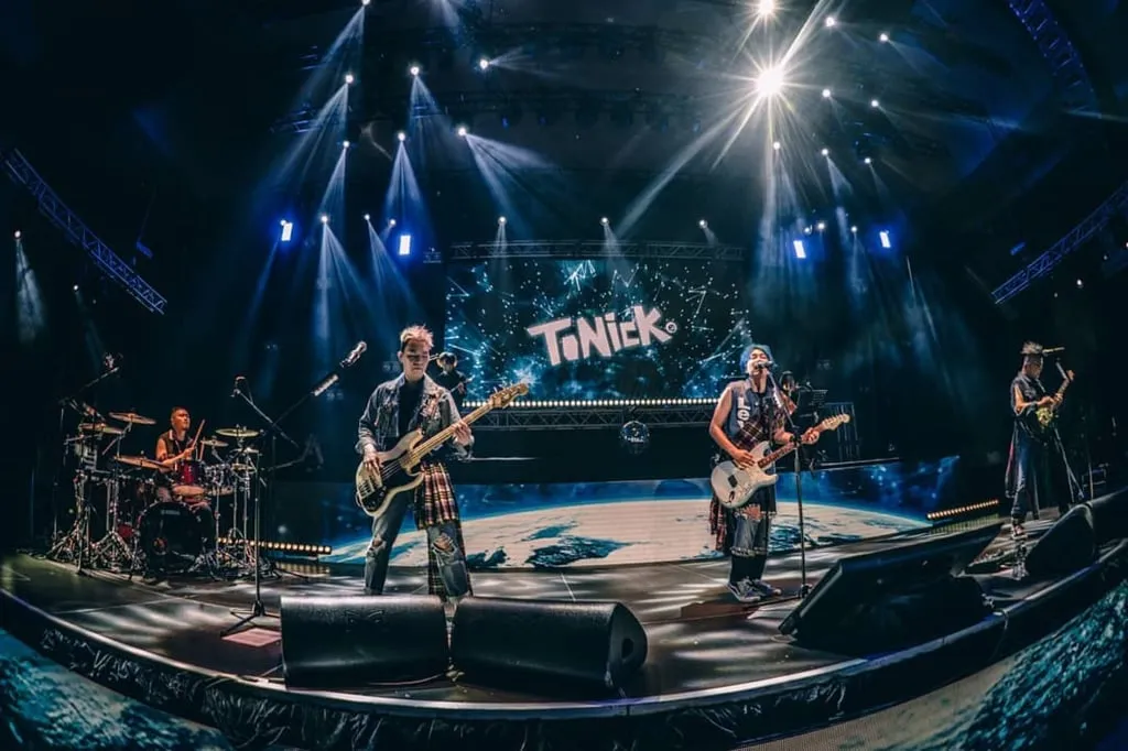 ToNick performing at one of their concerts. Photo: @tonick_official/Instagram