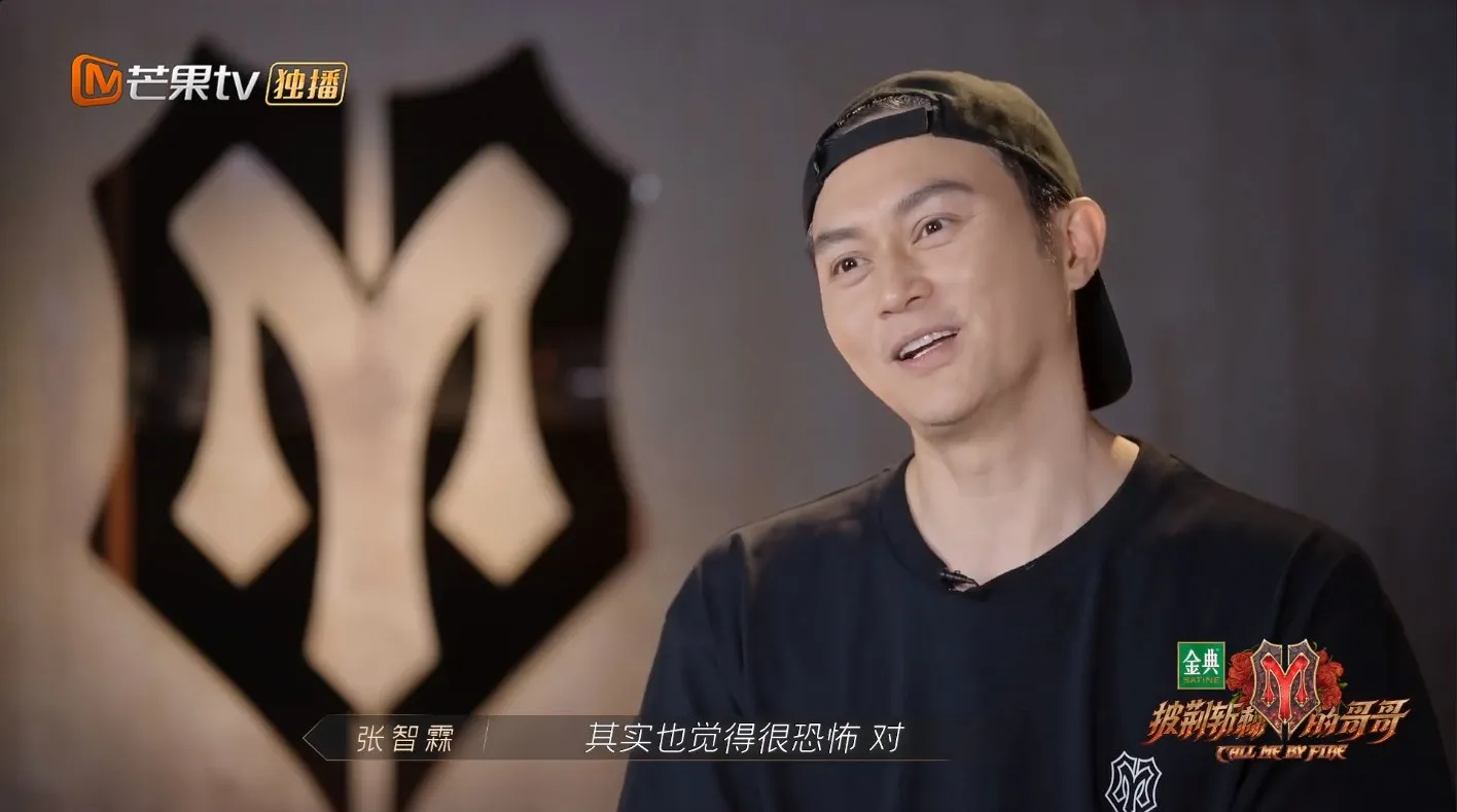 疊起來也恐怖。（視頻截圖）
