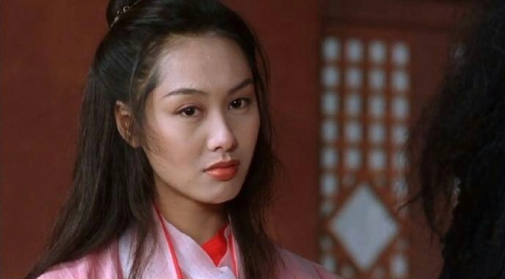 【1.. 朱茵】1995年上映的《西遊記大結局之仙履奇緣》被影迷奉為經典中的經典，朱茵飾演的紫霞仙子，更是堪稱「經典中的經典」。（網上圖片）