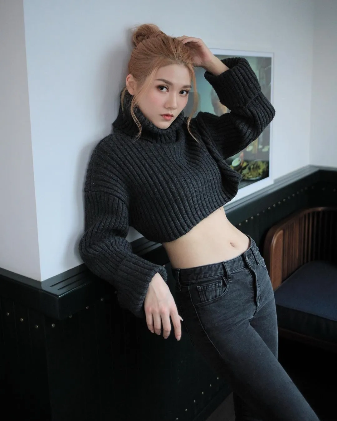 沙律張沛樂條小蠻腰返嚟啦。（IG：＠charlottecheung107）