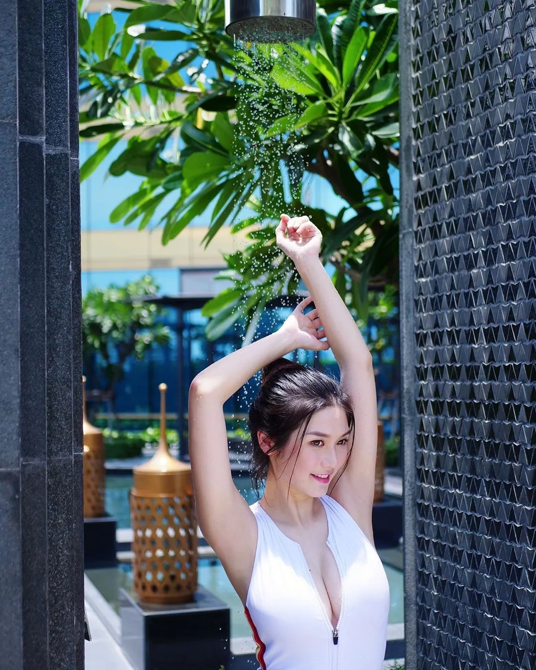 沙律好性感呀。(IG@charlottecheung107)