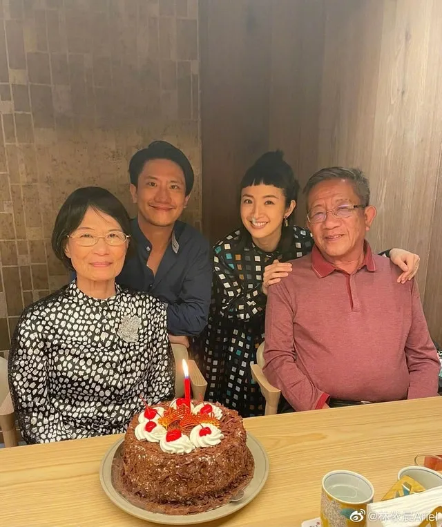 【林依晨】誤會１： 清晨3/4/5/6點起床做早餐給公婆吃後再送公公出門上班（林依晨@微博）