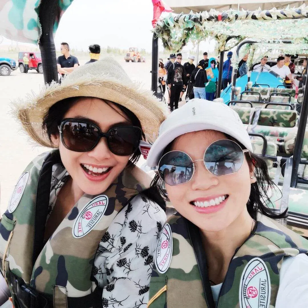 朱茵母女樂園享親子時光 黃貫中：感恩囡囡愈來愈像你