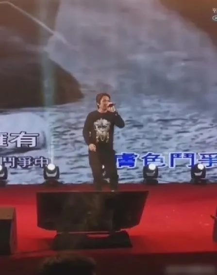 不少網民都留言表示心酸。（影片截圖）