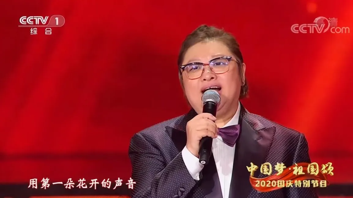臉型瘦了不少。（影片截圖）