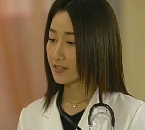 關詠荷在2001年的亞視劇集《俠骨仁心》演過婦產科高級醫生施可曼。（網上圖片）