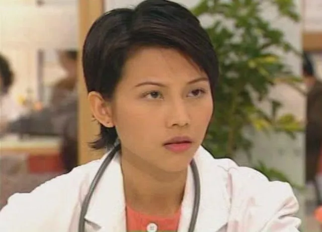 蔡少芬在23年前的《妙手仁心》中，飾演唐姿禮醫生。（網上圖片）