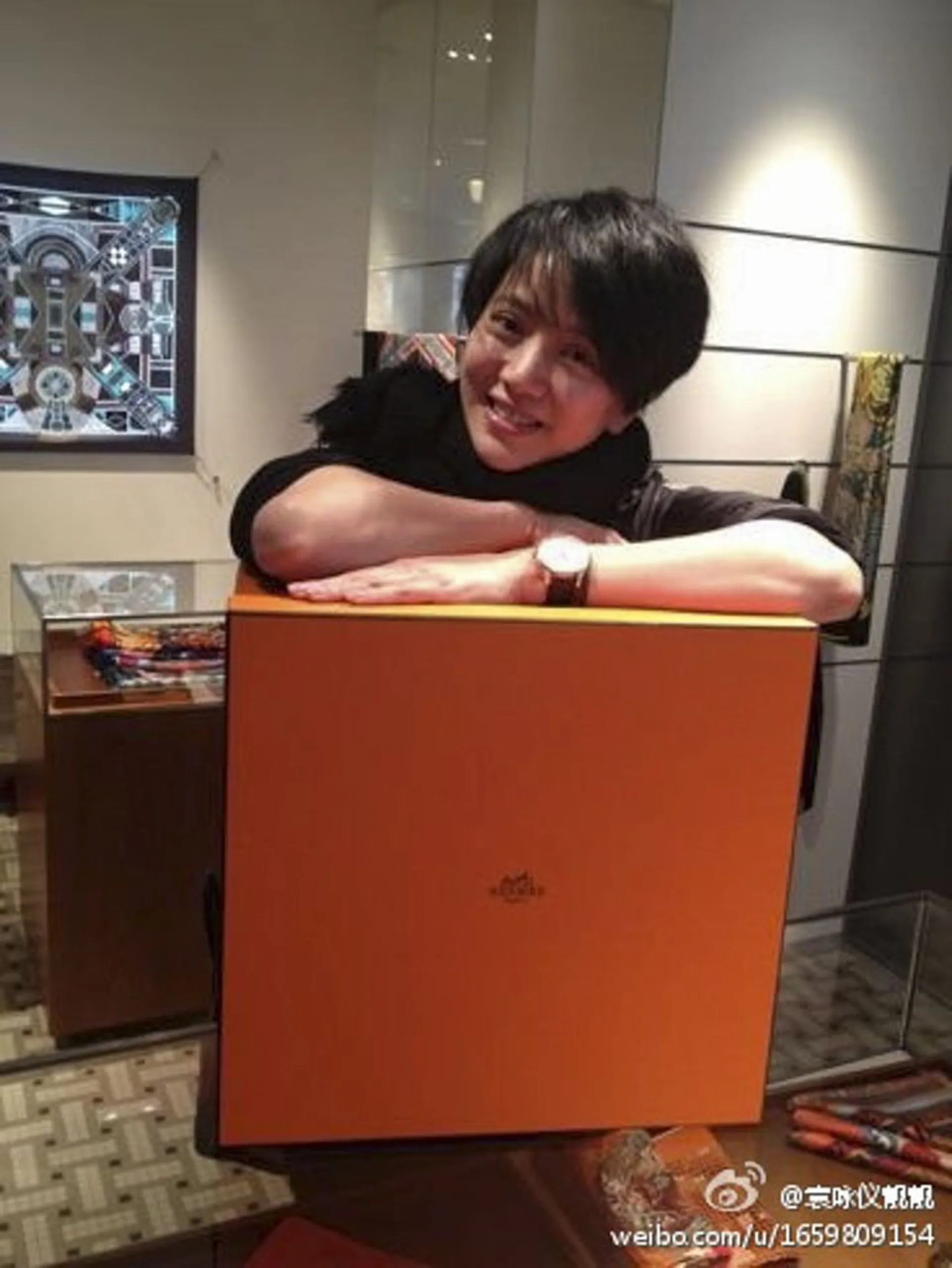 特別鍾情Hermès。（微博@袁詠儀靚靚）