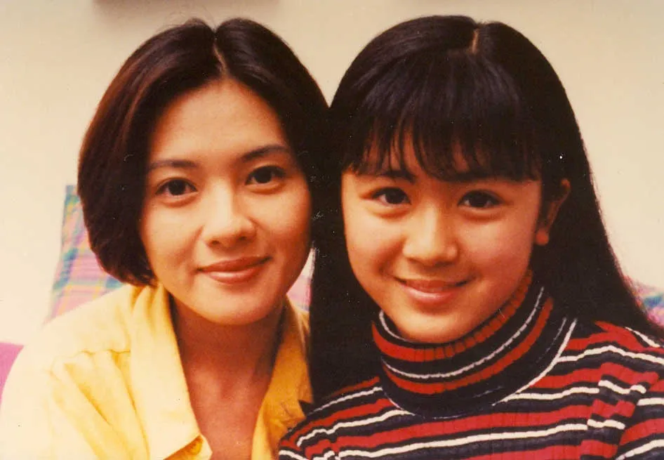 唐寧在1989年已經以8歲之齡作為童星出道，開始接拍廣告和電視劇（劇照）