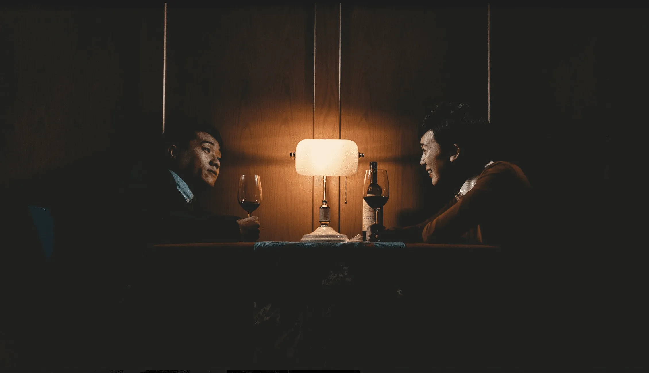 唐寧早前在ViuTV電視劇《歎息橋》中，與相差14歲的黃定謙演起情侶也零違和！（劇照）