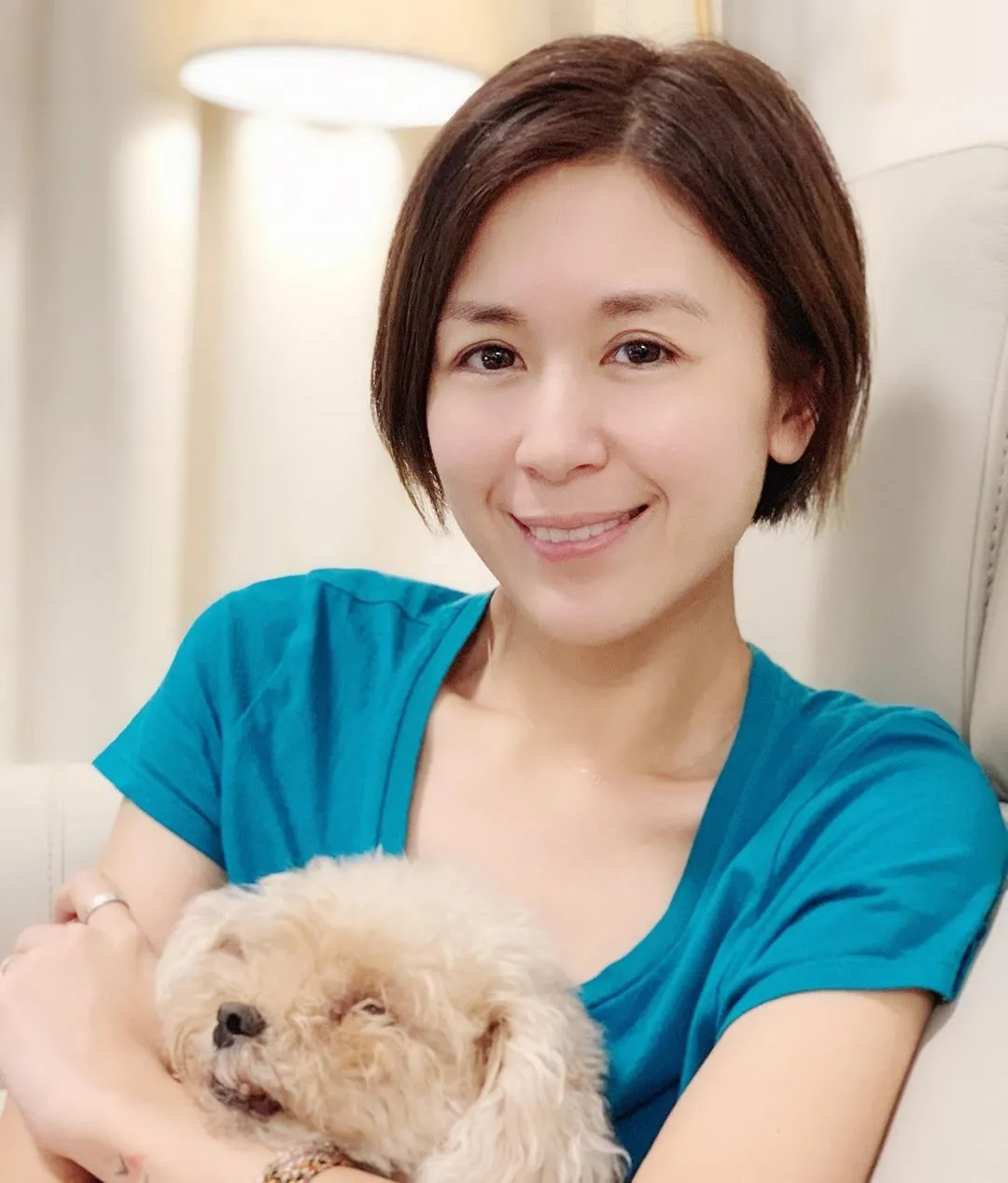 唐寧在上載素顏照宣傳YouTube頻道的新片，網民還是在她臉上看到了老化的歲月痕跡，以往的不老童顏不復見。（IG／＠leilakong1205）