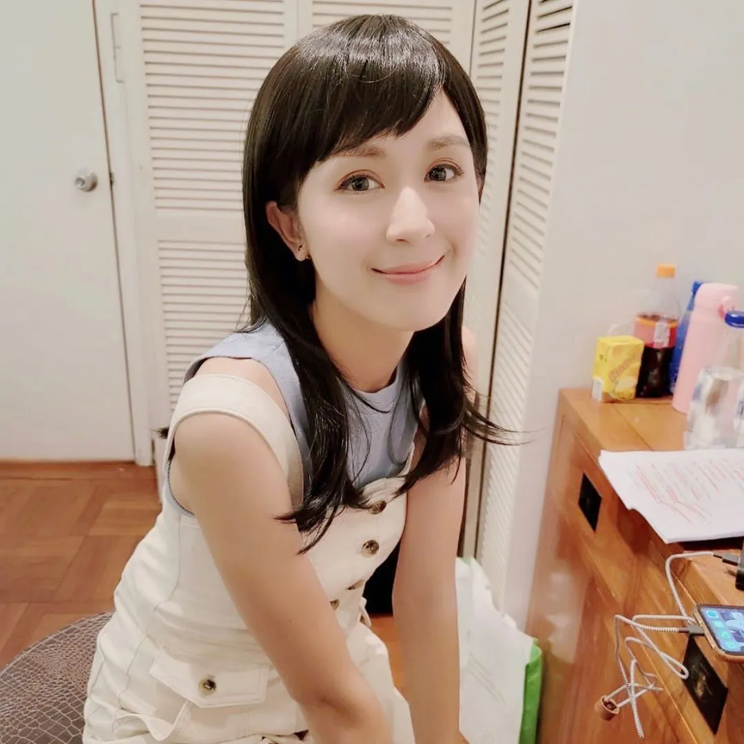 長髮的唐寧更具少女感！（IG／＠leilakong1205）