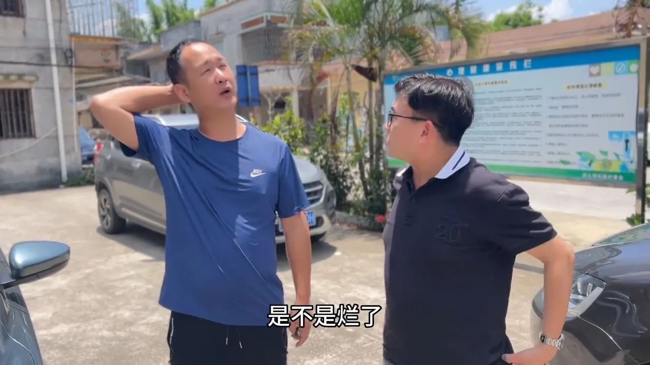 熱心村民。（影片截圖）