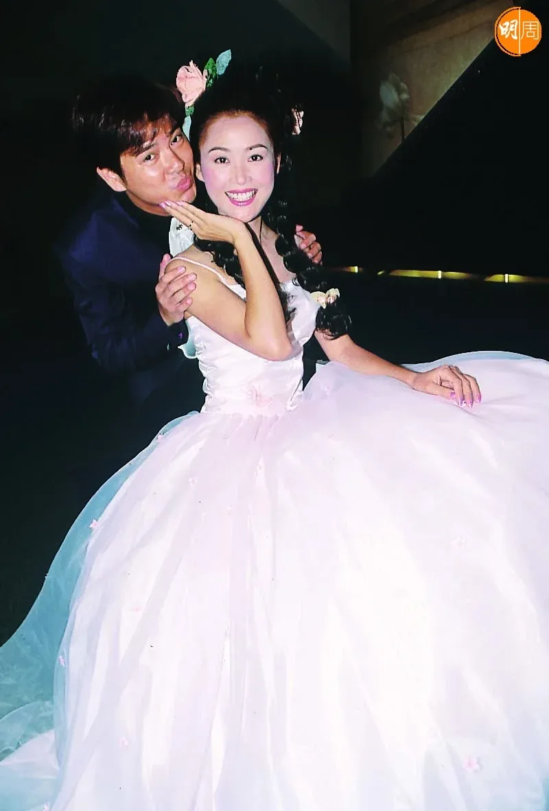 當年今周｜梁小冰陳嘉輝結婚｜2000年3月4日
