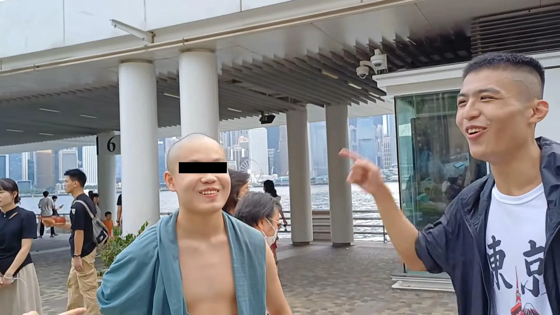 該名男子與劉馬車曾一同現身，兩位都經常搏出位。（YouTube@劉馬車）