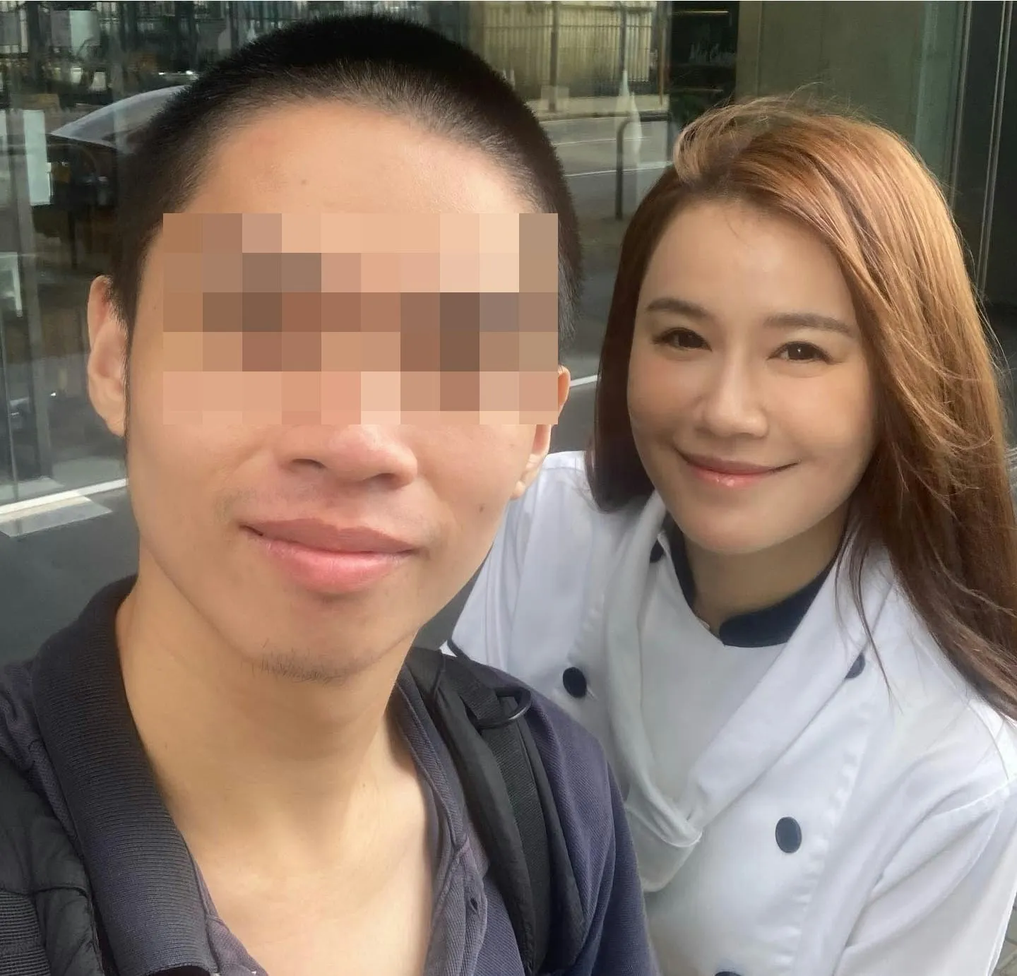 被捕姓葉（23歲）男子經常「集郵」，與大量藝人合照。（Instagram圖片）
