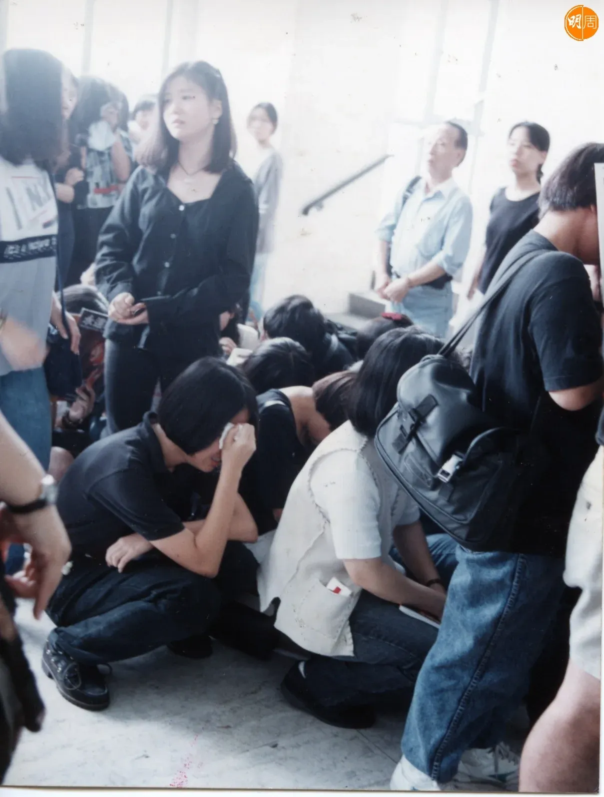 黃家駒墓碑被毁 黃家強為「此種不滅國亡不遠」解畫