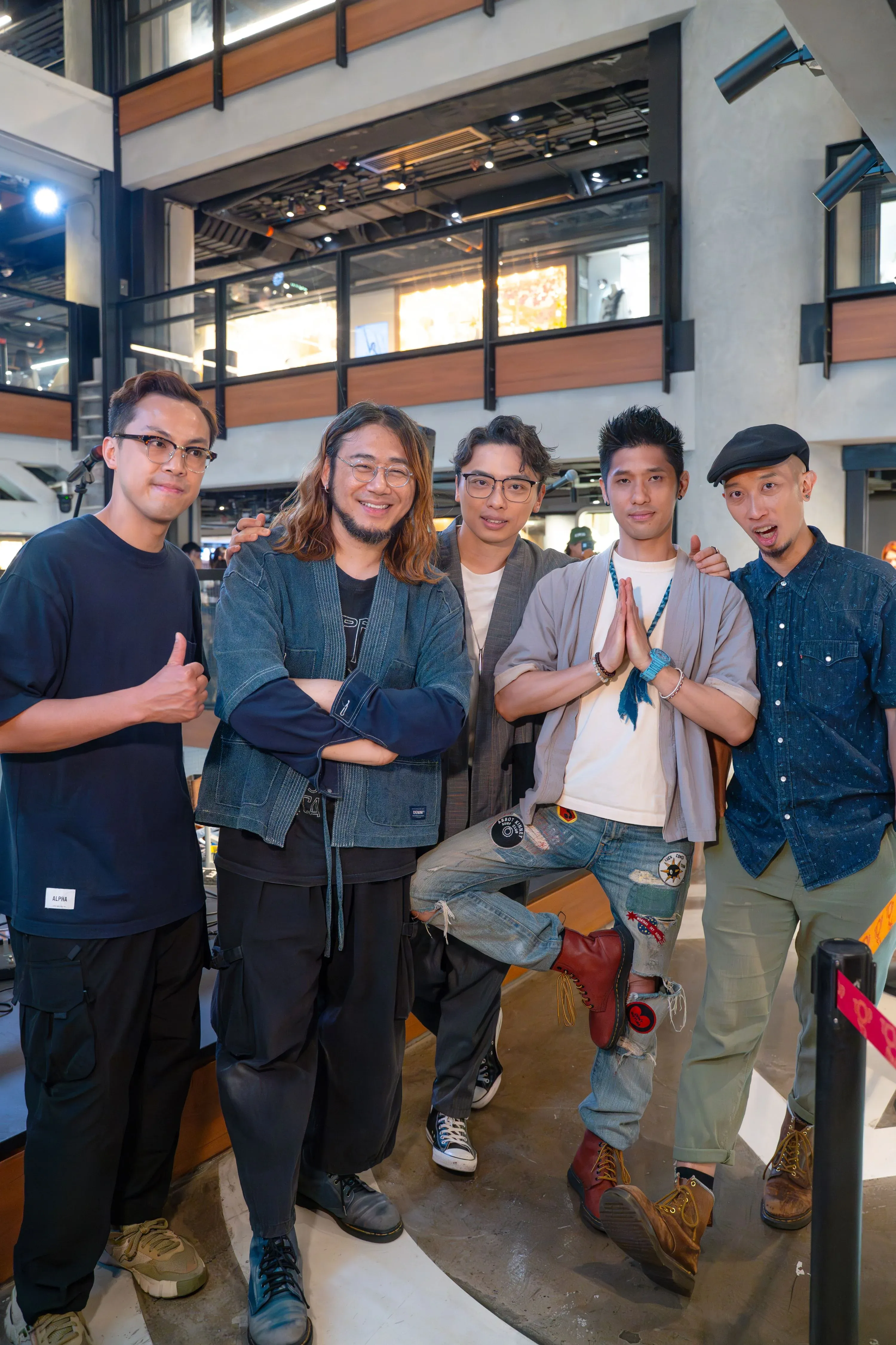 Nowhere Boys旺角開Mini Live Ken親述幫黃貫中尋回消失30年結他