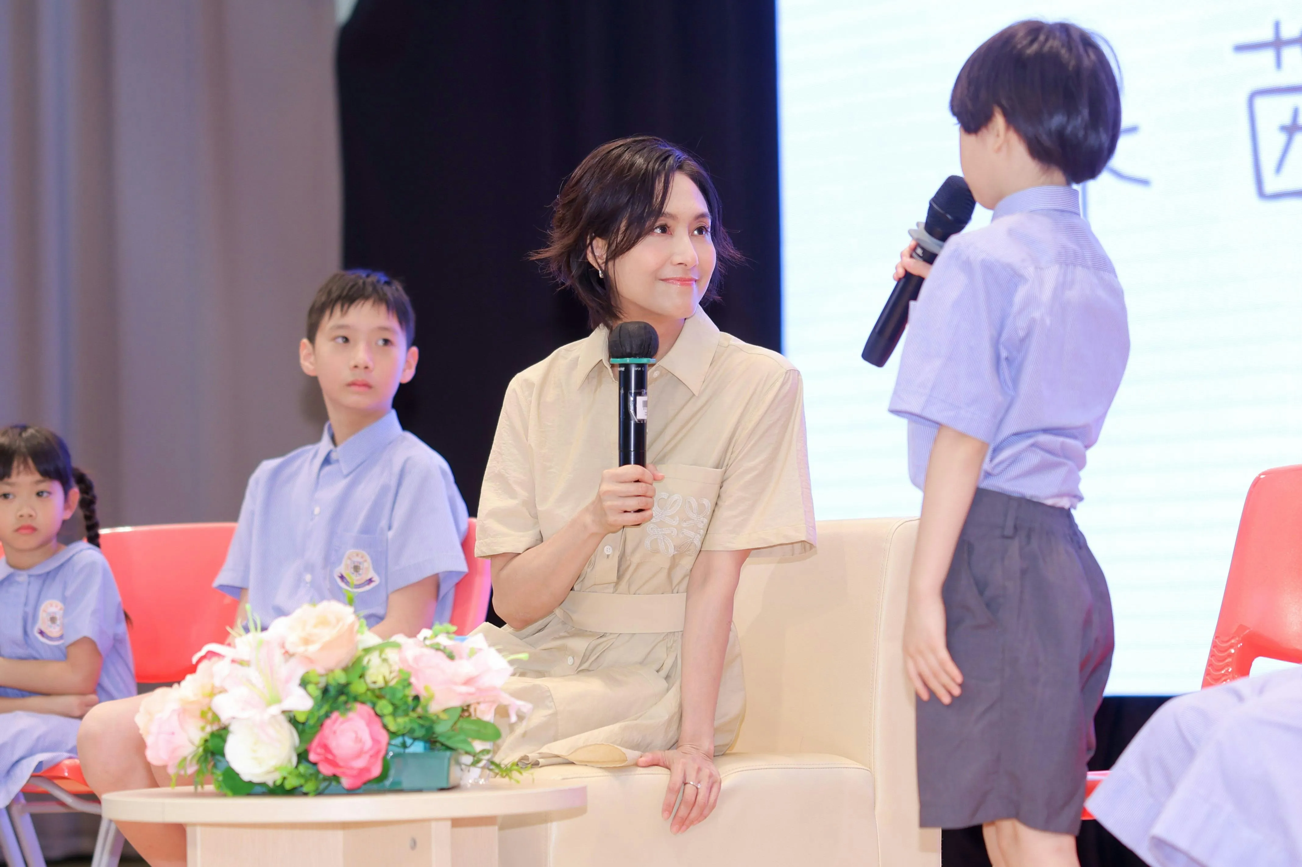 朱茵向「小記者」分享不少演藝心得、經歷及與家人相處關係。（官方提供圖片）